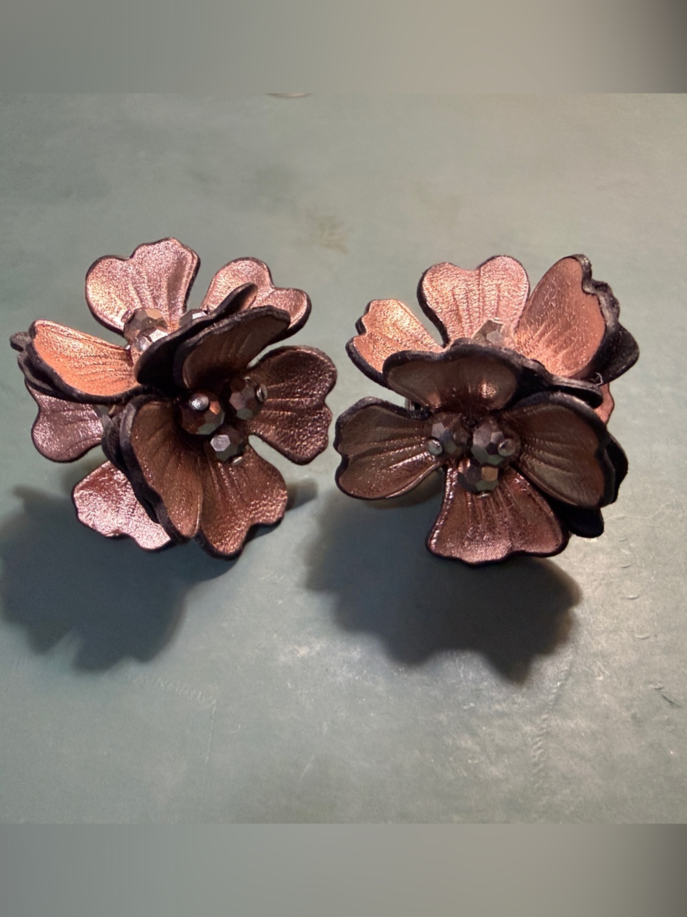 Stella & Dot Rose Gold Floral Cluster Earrings - Picture 2 of 2